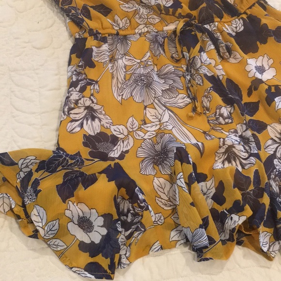 Trixxi Ruffle Romper Yellow Floral Medium - Picture 10 of 16